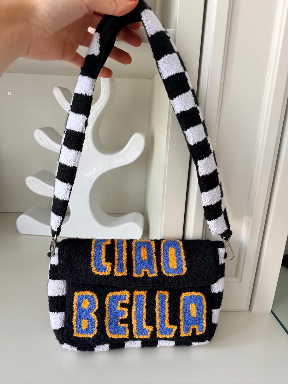 MATI COMPANY Ciao Bella Graphic Black Italy Shoulder Bag Purse Like New